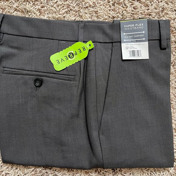 Haggar Men's Super Flex Waistband Comfort Straight Pants Dark Grey, Size 32x32 - Picture 3 of 5
